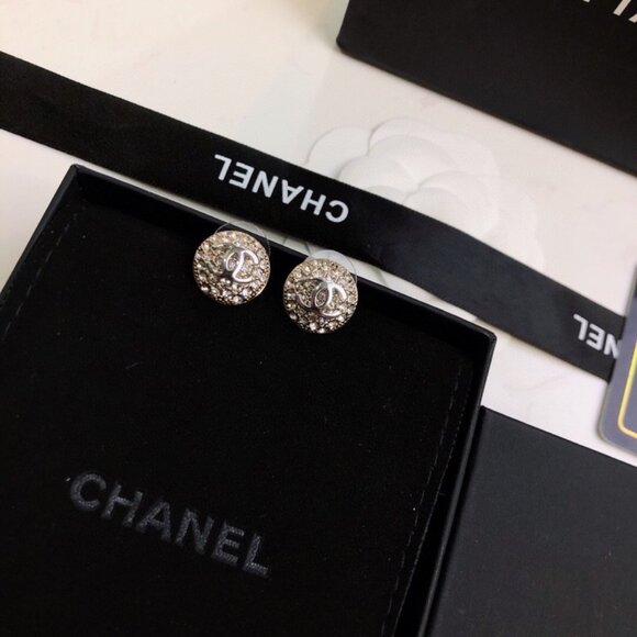 Authentic Chanel earrings - Picture 1 of 8